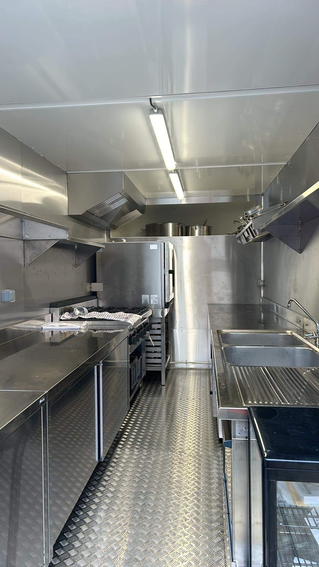 camions de cuisine aménagés aux dernières normes , catering cinéma , événementiel , région Provence-Alpes-Côte-d'Azur camions de cuisine aménagés aux dernières normes ,
catering cinéma , événementiel , région Provence-Alpes-Côte-d'Azur